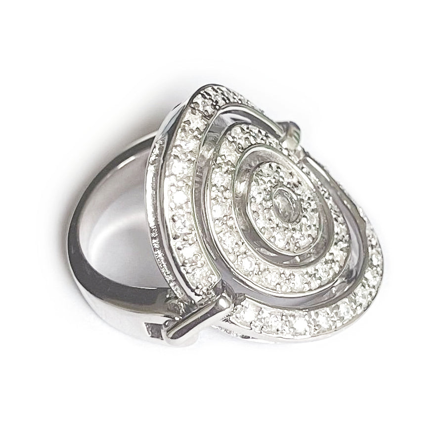 The Juicy Bling Ring is a favourite style for beauties after eye-catching, edgy and modern jewellery. Encrusted with clear cubic zirconia stones and made of 925 sterling silver this stunning ring features moving parts for ultimate comfort. Worldwide shipping